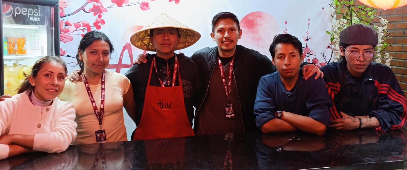 Equipo del restaurante Akita